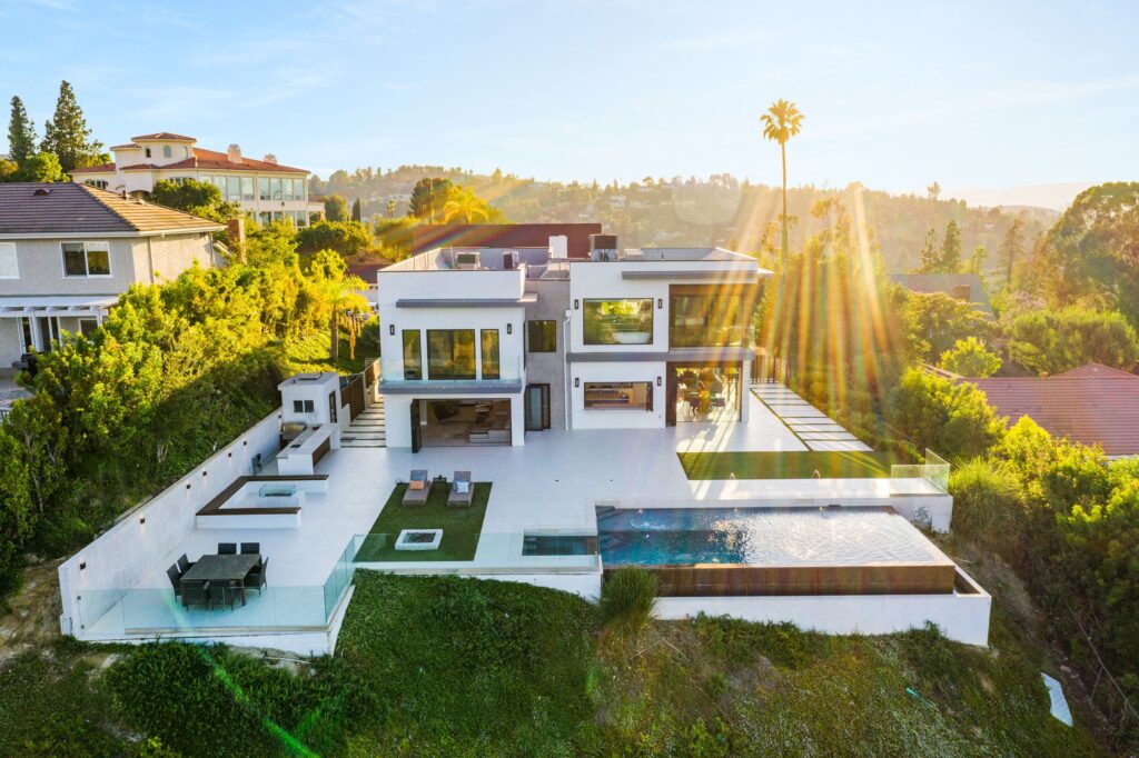 Tarzana, CA